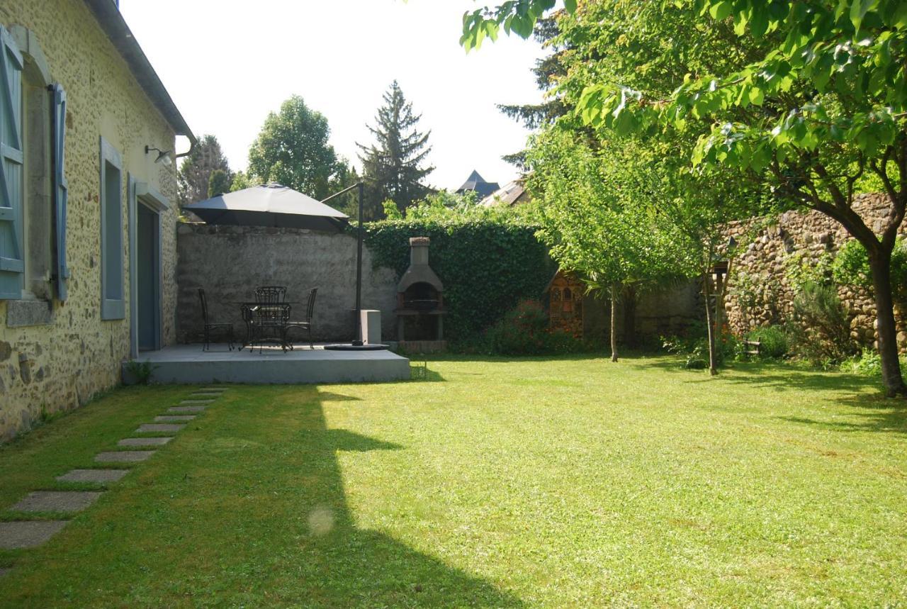 Bed and Breakfast La Ferme Aux Fleurs Ossun Exteriér fotografie